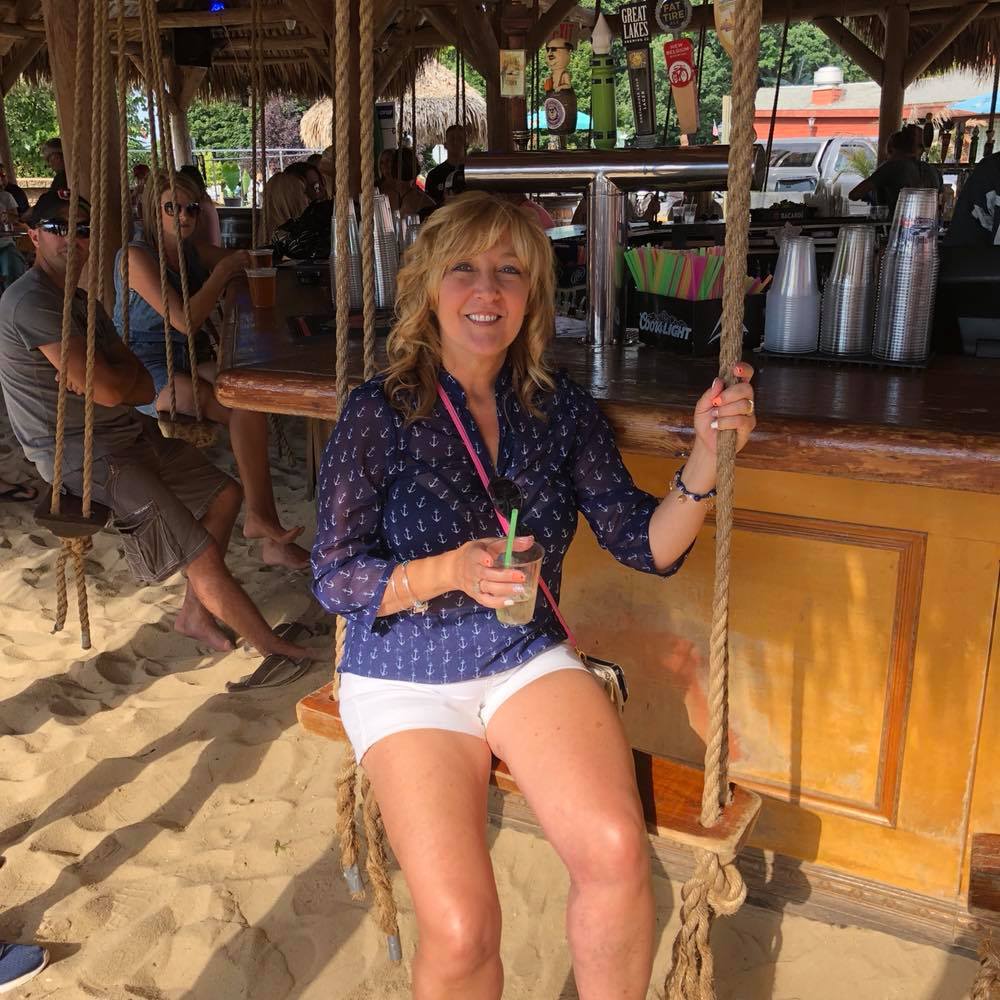 Meet your Posher, Monica